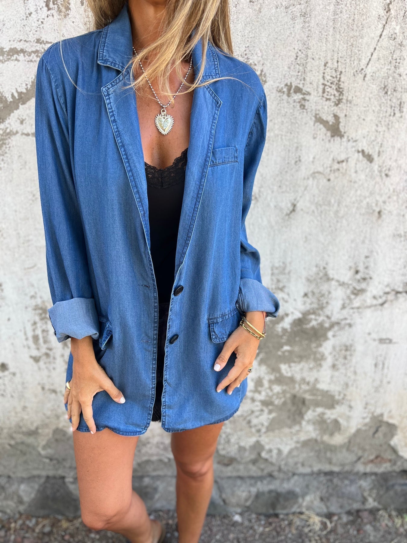 Hannah - Elegant and Casual Denim Jacket for Women