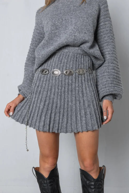 Scarlett - Elegant and Stylish Pleated Sweater and Skirt for Woman