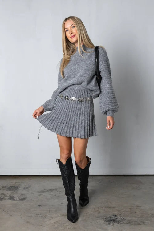 Scarlett - Elegant and Stylish Pleated Sweater and Skirt for Woman