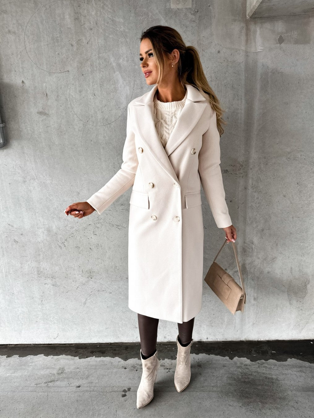 Ava - Elegant and Warm Winter Coat for Woman